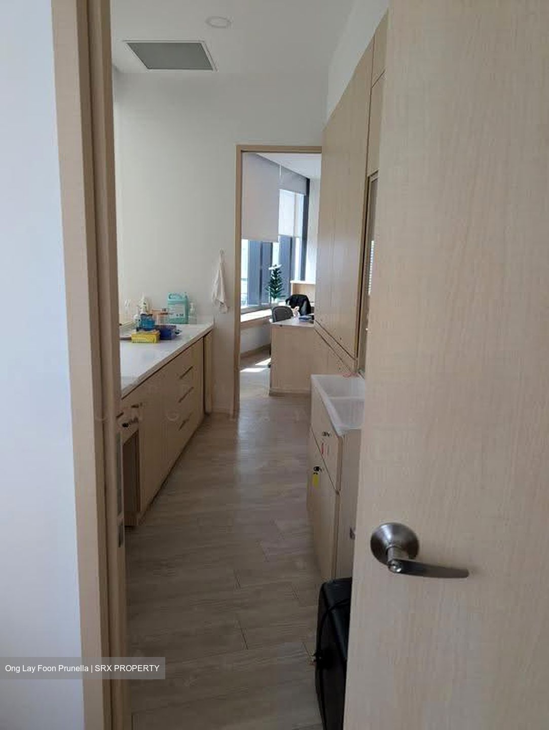 R66 Apartments (D8), Retail #631424401